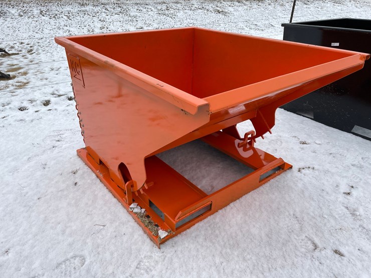 #2005-•-1.5-yard-self-dumping-hopper-image-3