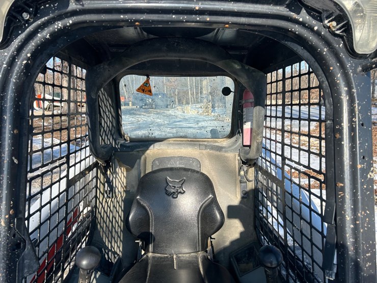 2017-bobcat-t550-image-28