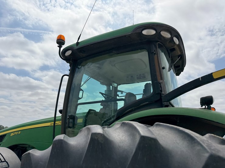 2010-john-deere-8270r-image-27