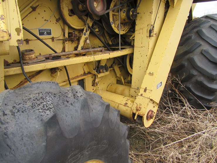 new-holland-tr96-image-14