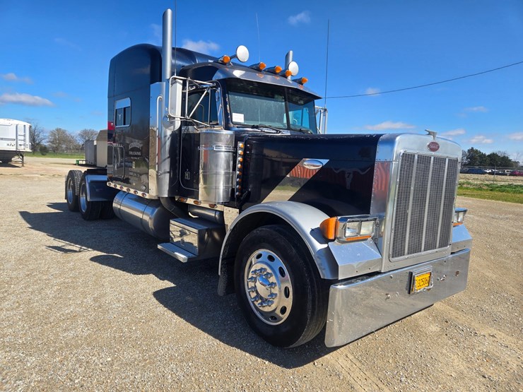2005-peterbilt-379-image-29