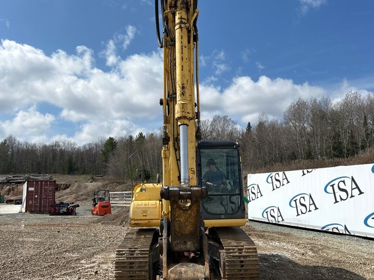 new-holland-eh160-image-8