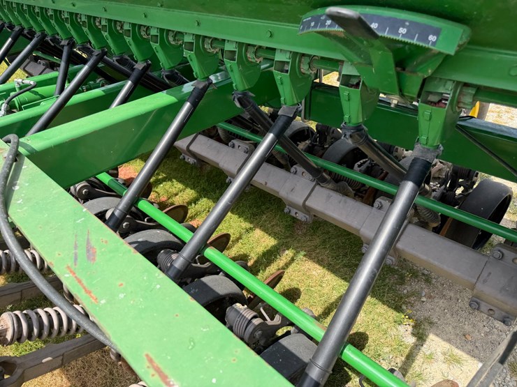 john-deere-1590-image-65