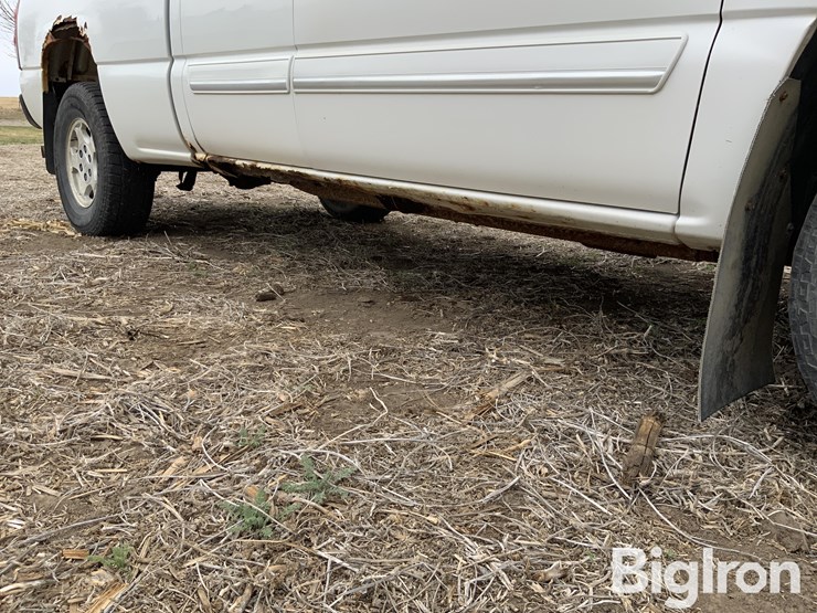 2004-chevrolet-silverado-1500-image-13