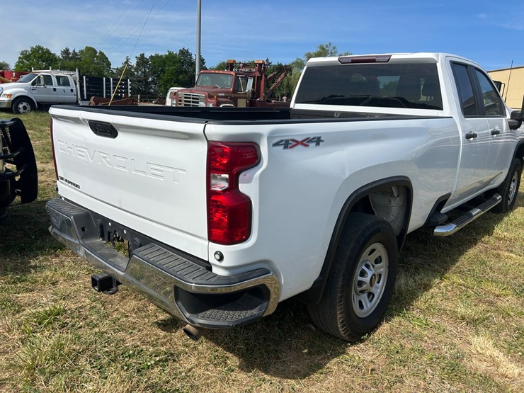 2021-chevrolet-2500-image-4