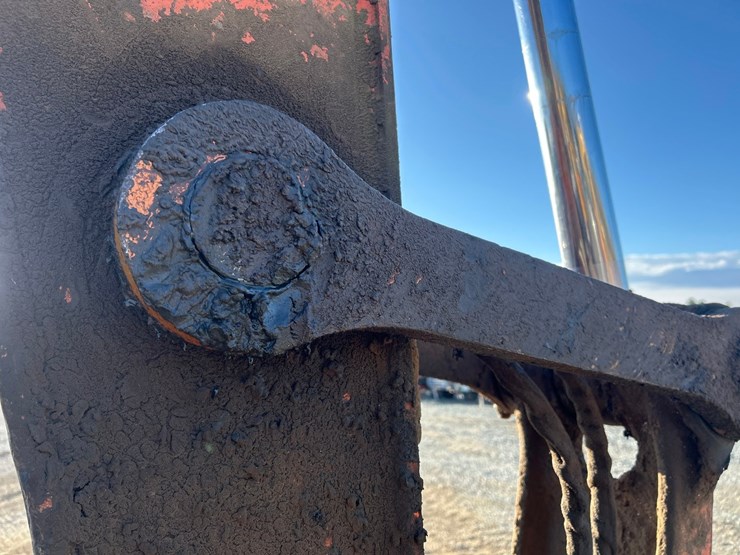 2021-hitachi-zx225-image-22