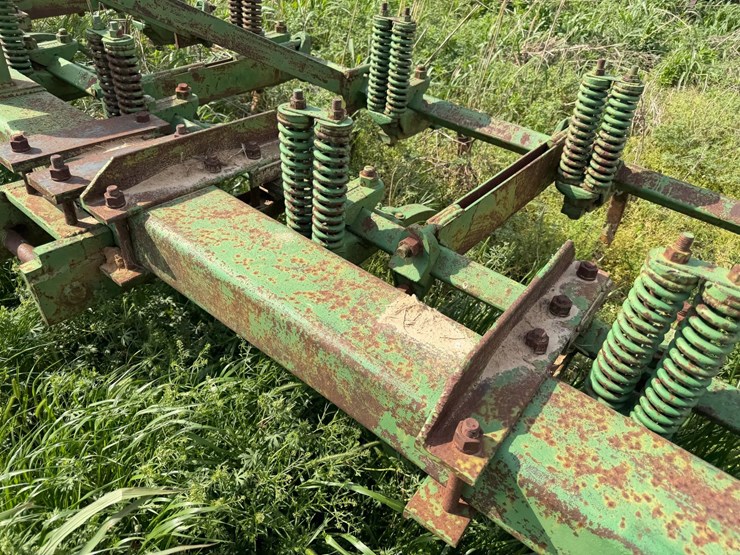 #45300-•-16'-chisel-plow-image-11