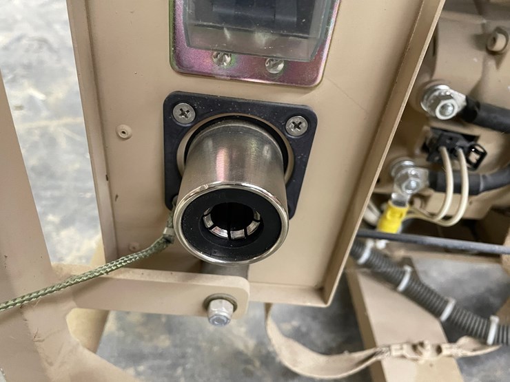 #7548-•-military-diesel-generator-image-13