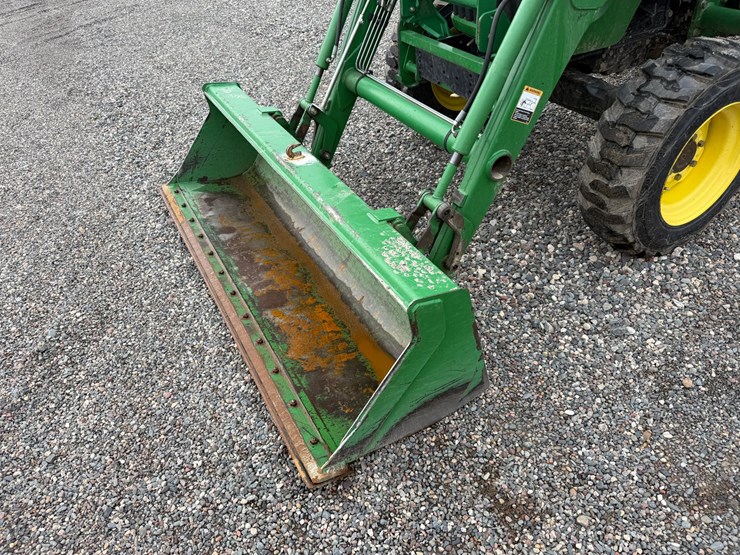 john-deere-4120-image-40