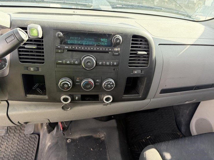 2012-gmc-sierra-2500-image-16