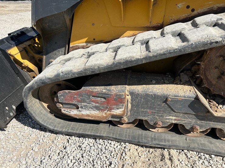 2019-deere-317g-image-17