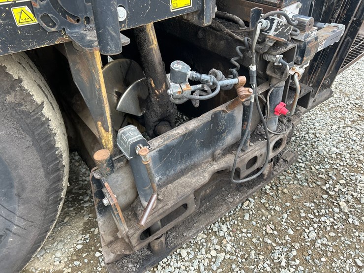 caterpillar-ap-600d-image-26