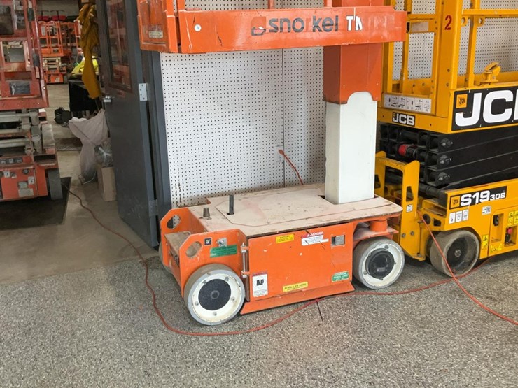 #314-•-2018-snorkel-tm12e-manlift-image-3