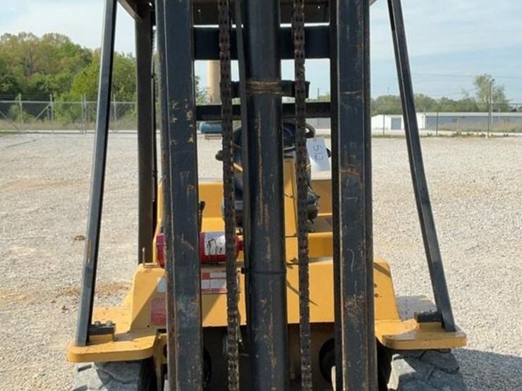 1976-caterpillar-v80c-image-25