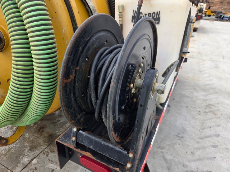 2019-massey-ferguson-8-image-32