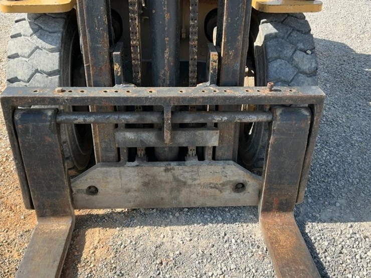 1976-caterpillar-v80c-image-24