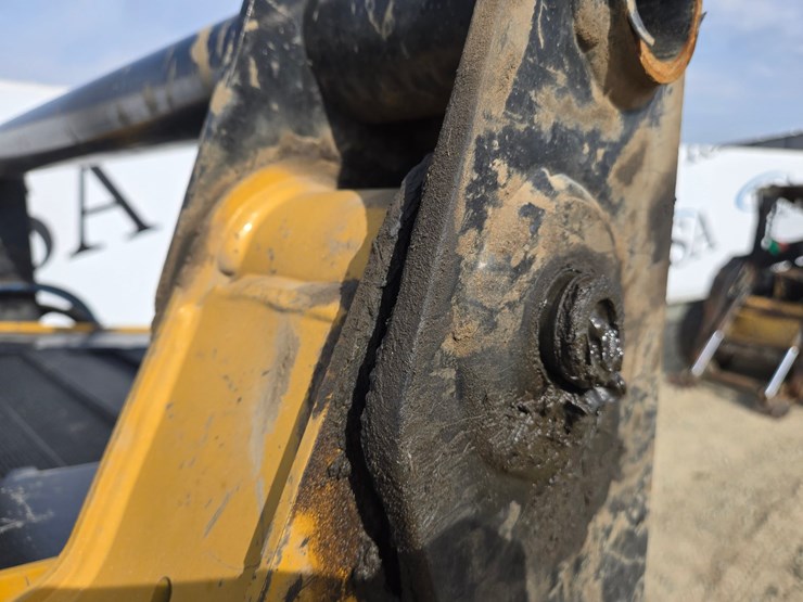 2019-caterpillar-259d3-image-27