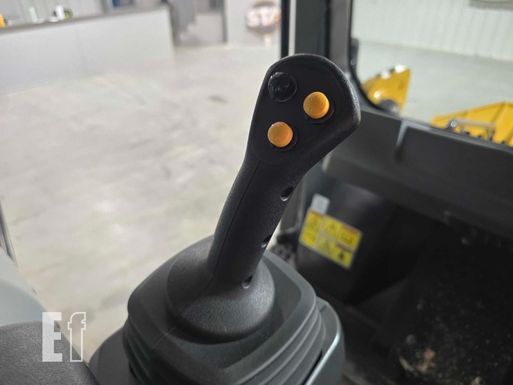 caterpillar-953-image-21