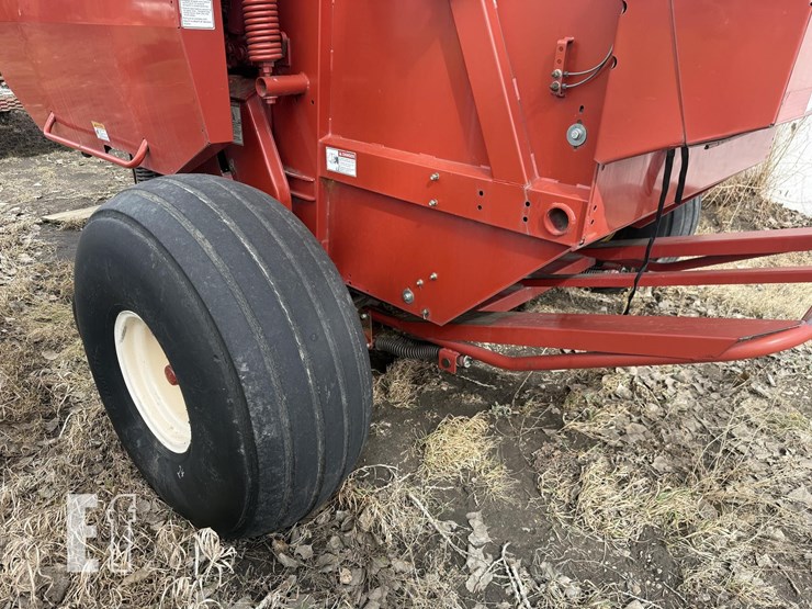 new-holland-br7090-image-10