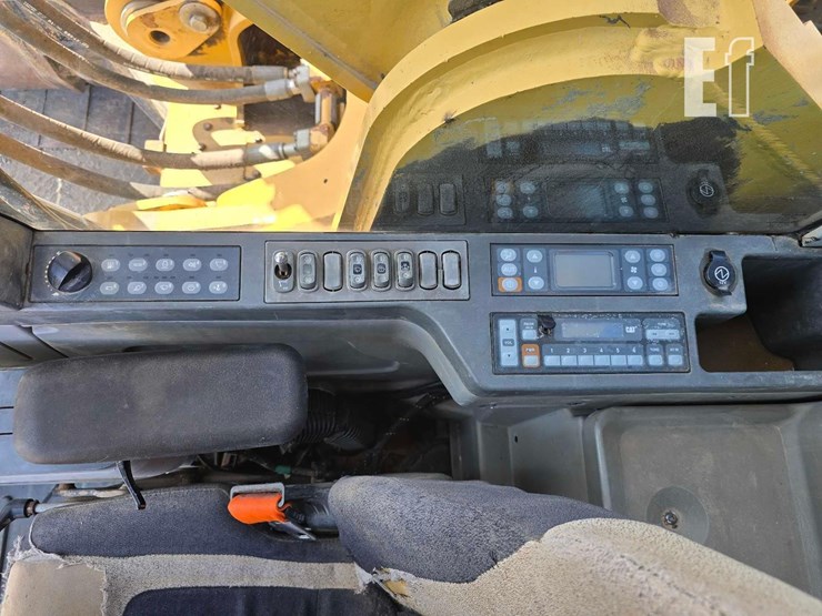 2014-caterpillar-349fl-image-18