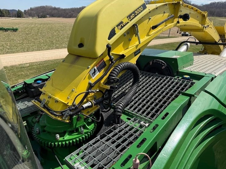 2019-john-deere-9700i-image-32