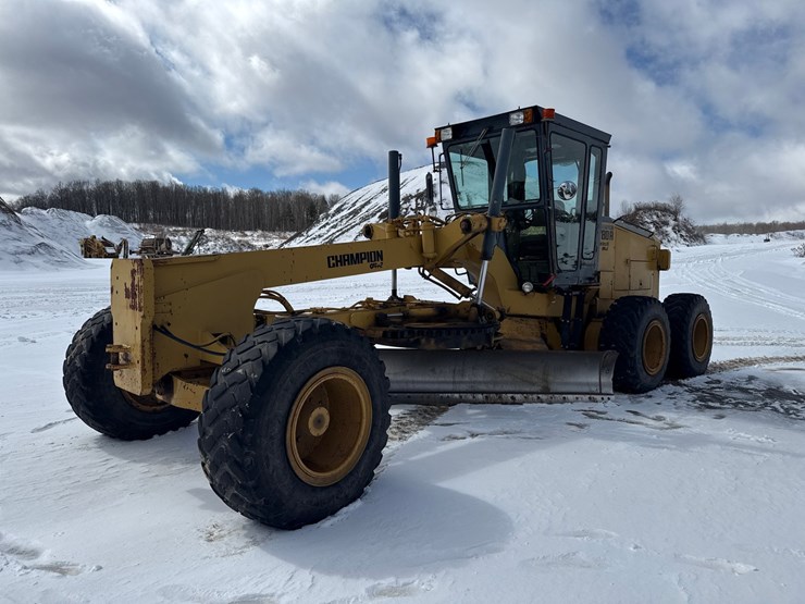 2019-champion-780a-image-1