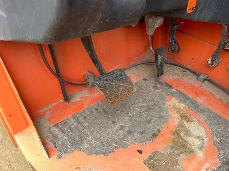 2012-jlg-g6-42a-image-53