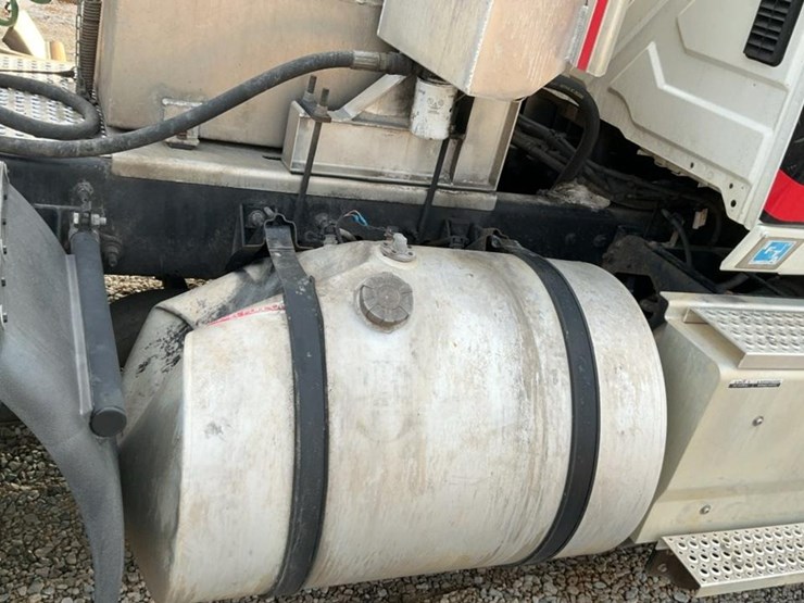 2017-international-prostar-image-56