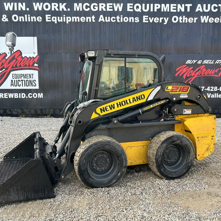 2017 NEW HOLLAND L218