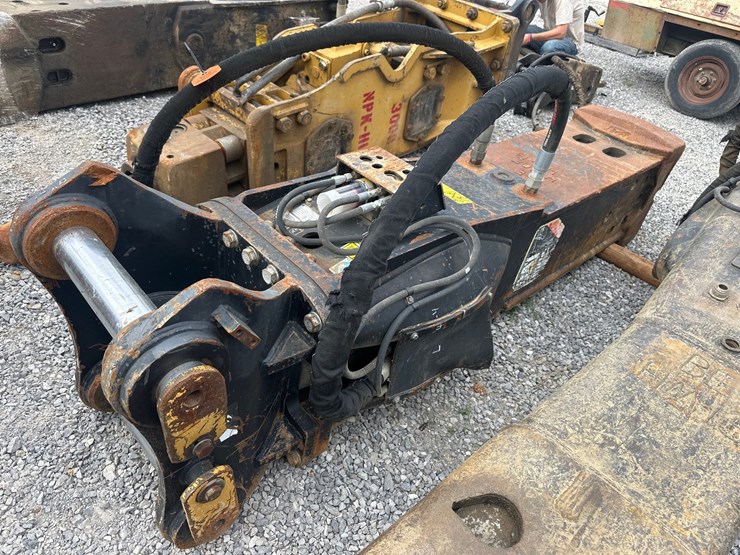 caterpillar-330-image-4