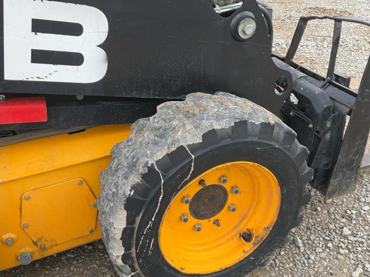 2021-jcb-215-image-35