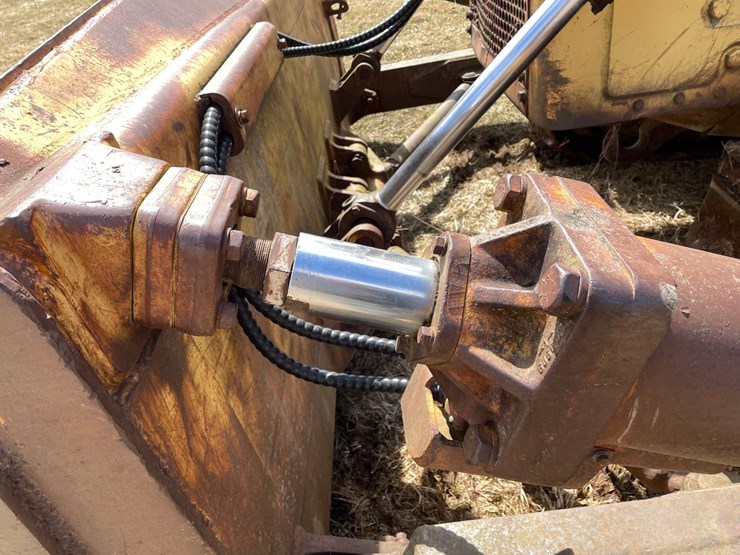 caterpillar-d7-image-19