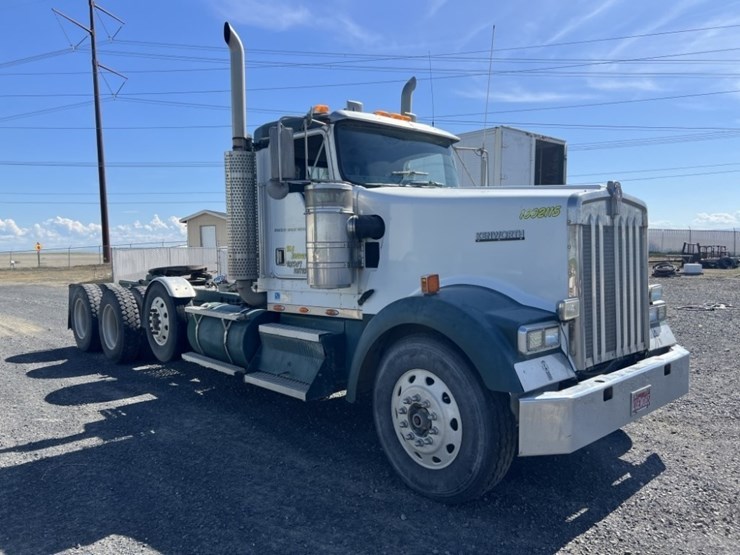 2002-kenworth-w900-image-2