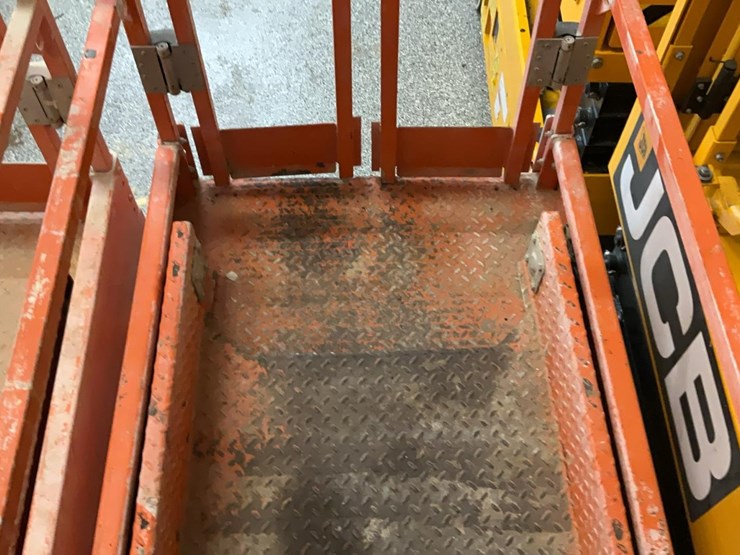 #416-•-2019-snorkel-19'-scissor-lift-image-9