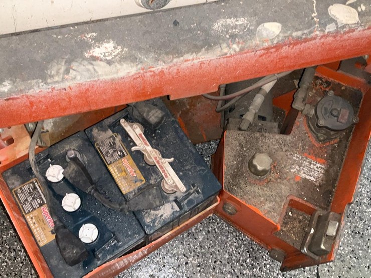 #423-•-2019-snorkel-19'-scissor-lift-image-18