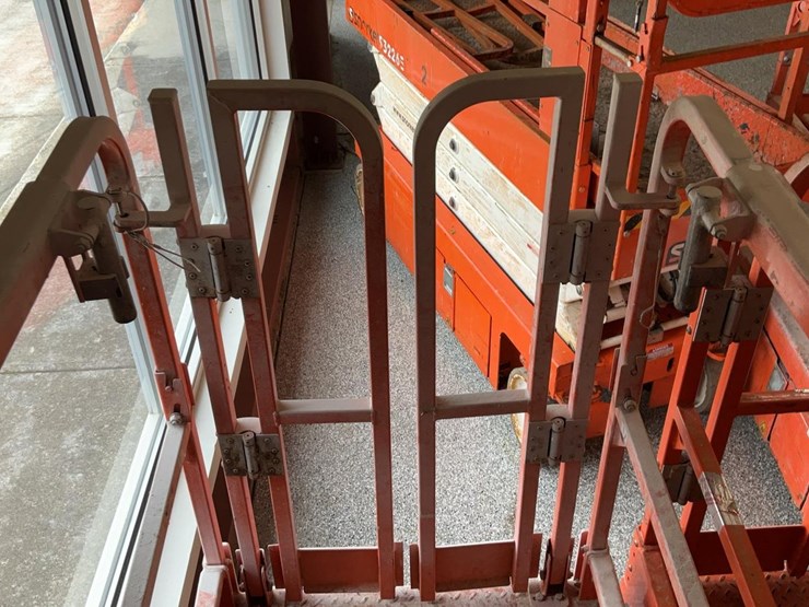 #428-•-2021-snorkel-19'-scissor-lift-image-15