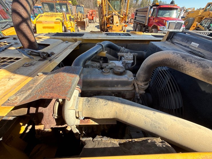 new-holland-eh160-image-32