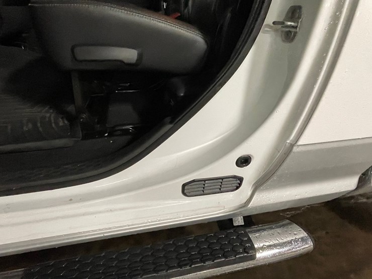 2012-dodge-3500-image-32