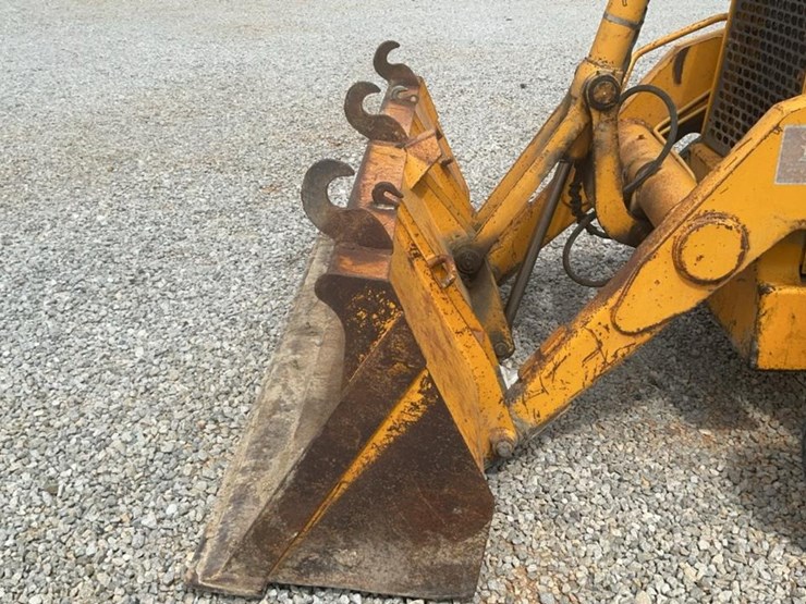 john-deere-310d-image-39