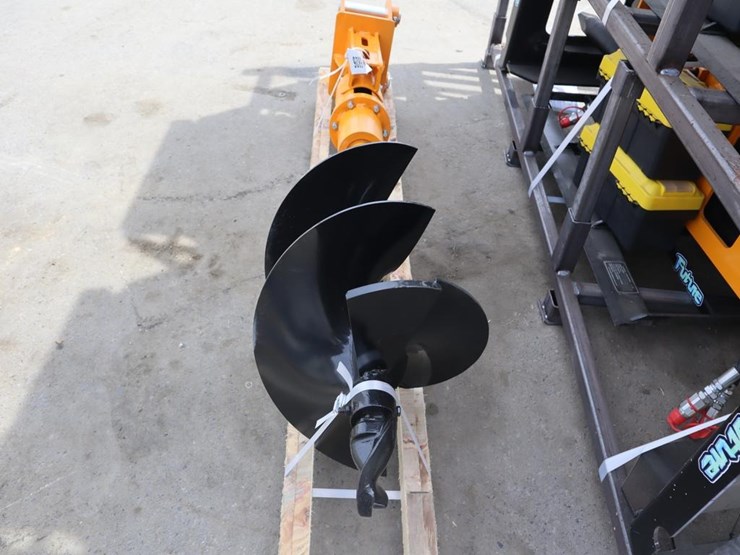 caterpillar-303-image-4