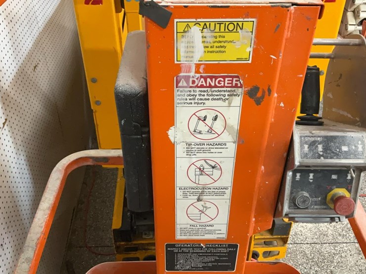 #314-•-2018-snorkel-tm12e-manlift-image-14