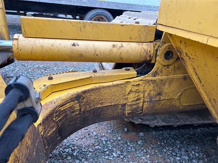 komatsu-d61pxi-23-image-24