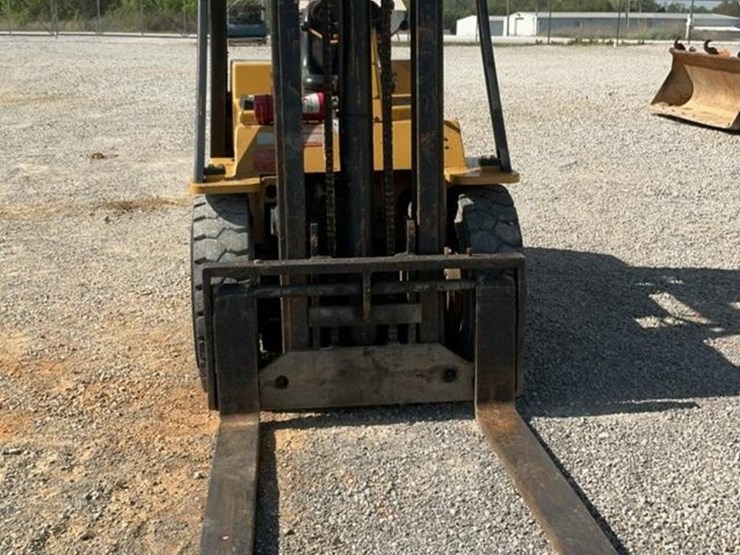 1976-caterpillar-v80c-image-8