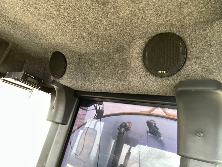 #5515-•-agco-rogator-u1264c-ag-chem-sprayer-image-45