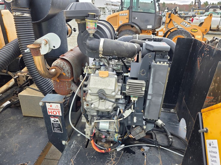 2019-massey-ferguson-8-image-18