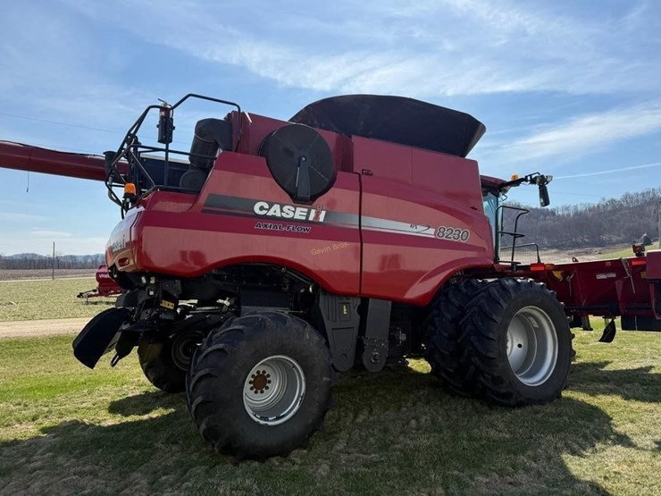 2014-case-ih-8230-image-10