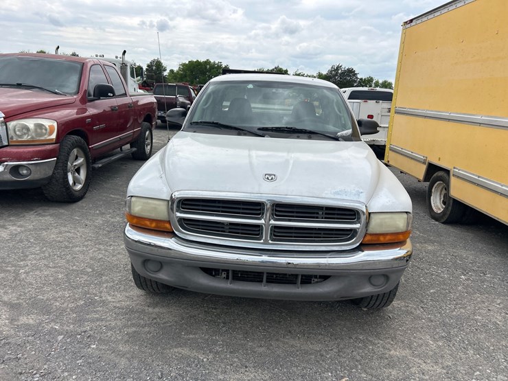 2004-dodge-dakota-image-3