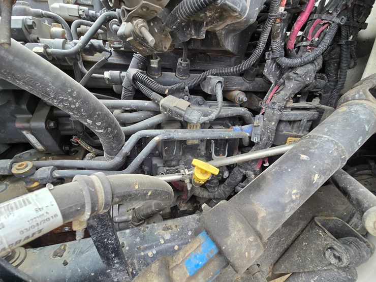 2017-peterbilt-348-image-34