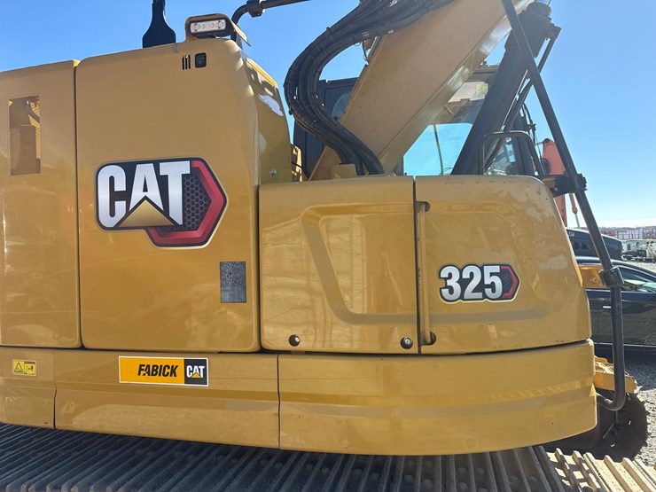 caterpillar-325-image-45
