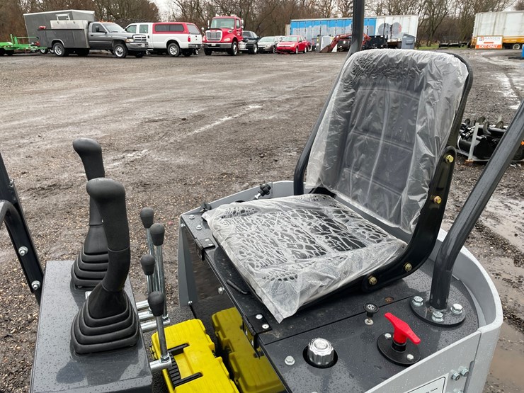 #3294-•-2026-ats-d12d-mini-excavator-image-12